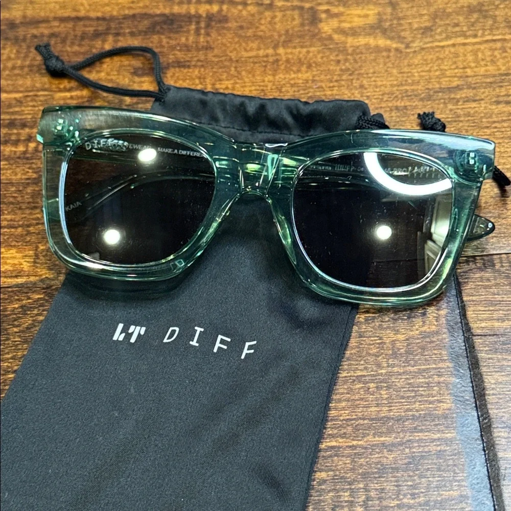 Kaia Diff Eyewear Sunglasses new in bag no tags - Picture 3 of 6